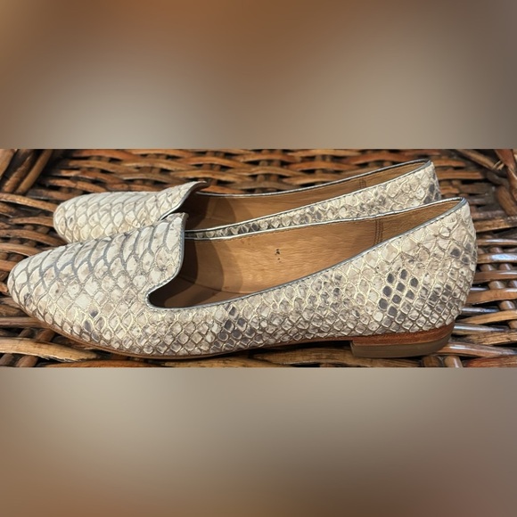 Coach Catrin Snakeskin Women’s 
Embossed Leather Flats 7.5 
Cream & Silver - Picture 1 of 10